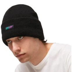 Oakley B1B Gradient Patch Unisex Beanie -The Outdoor Clothing Store k36c37e33a1a1a5a26e0b547d69d17cbd
