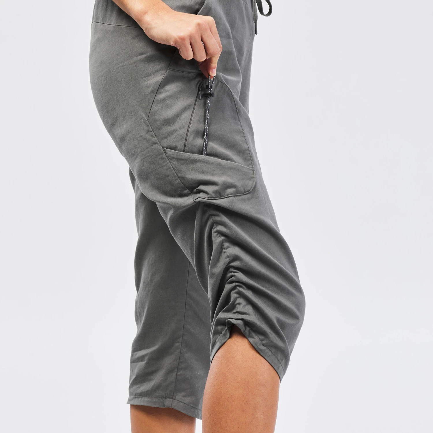 Quechua Women's Cropped Hiking Trousers 7 Quechua Women's Cropped Hiking Trousers - Image 7