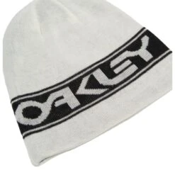 Oakley TNP Reversible Unisex Beanie 17 Oakley TNP Reversible Unisex Beanie -The Outdoor Clothing Store kced940657ca64757f6b3bd805567454c